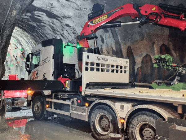 Camion bras grue transport