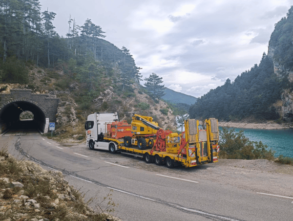 PBF Semi remorque porte engin